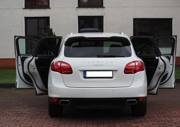 Porsche Cayenne cena 119000 przebieg: 205000, rok produkcji 2014 z Poręba małe 562